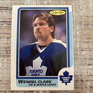 1986-87 OPC #149 Wendel Clark, Toronto Maple Leafs. ROOKIE CARD 