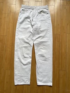 Levi's White Jeans Straight Leg 28W 31L (Label Says 30W 32L) - Picture 1 of 7