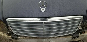 MERCEDES W211 E CLASS GENUINE FRONT GRILL - Picture 1 of 1