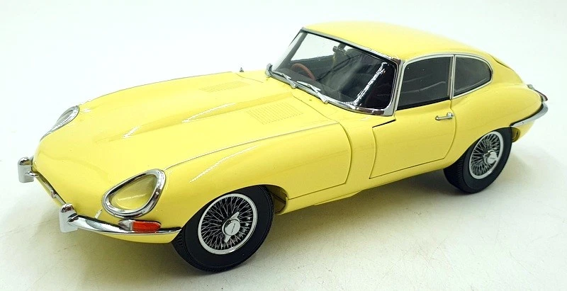 Kyosho масштаб 1/18 литая модель 08954LY — Jaguar E-Type — светло-желтая - Изображение 1 из 4