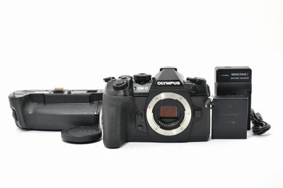 Olympus OM-D E-M1 Mark II + HLD-9 funcionando Foto 1 de 4