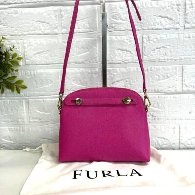 Bolsa tiracolo FURLA feminina logotipo roxo vermelho genuína USADA - Imagem 1 de 4