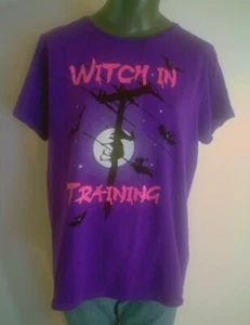 Camiseta Witch In Training Brilla en la Oscuridad Talla 2 XL Busto 46 Plus Algodón Camiseta - Imagen 1 de 5