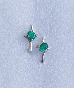 Orecchini a perno ovale smeraldo naturale argento sterling 925 fatti a mano gioielli donna - Foto 1 di 10