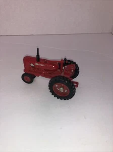 ertl farmall red tractor 2862g 3” Long - Picture 1 of 9