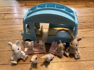 Calico Critters Sunshine Bus Blue, With X7 Bunny Family Figures - Picture 1 of 10