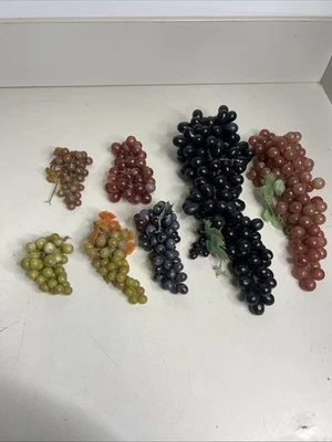 Lote de 7 cachos de uvas de plástico vintage – cores misturadas – decoração de meados do século - Imagem 1 de 4
