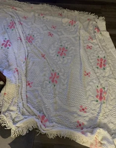Vintage Chenille Fringe Floral Bedspread Pink White Green 80 X 102 - LOT31-27 - Picture 1 of 4