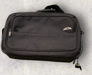 SAMSONITE OVERNIGHT CARRY ON OVER THE SHOULDER BAG WITH LOCK AND KEY EXCELLENT - Picture 1 of 6