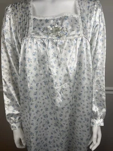 Vintage ASHLEY TAYLOR cottage  Satin blue floral  Nightgown Size Large NWT - Picture 1 of 9