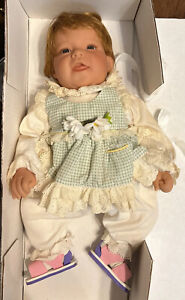 LEE MIDDLETON Daisy Daisy Limited Edition Numbered Vinyl Doll 2125/5000 1999