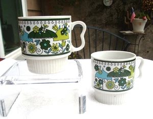 2 Vtg MCM Green Turquoise Stackable Mugs Flower Power Umbrella Japan White - Picture 1 of 7