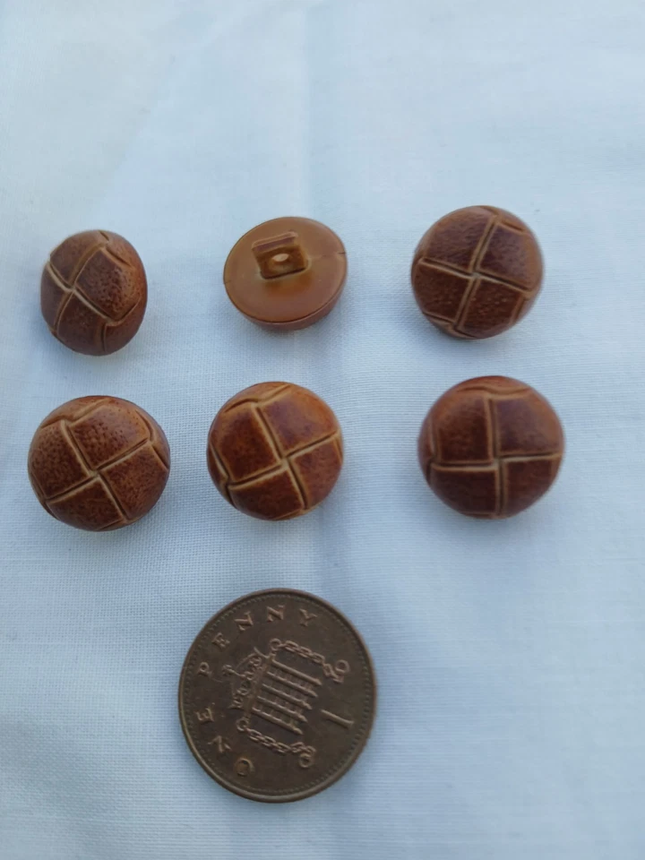 BRAND NEW TAN PLASTIC FOOTBALL 15mm BUTTONS SINGLE SHANK X 6 - Image 1 of 1