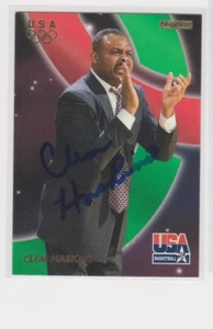 CLEM HASKINS TEAM USA HANDSIGNIERTE BASKETBALLKARTE AUF DER LINKEN SEITE - Bild 1 von 1
