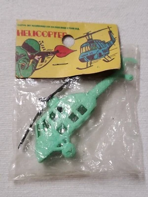 Mini helicóptero militar de plástico vintage nuevo en paquete años 60-70 Foto 1 de 4