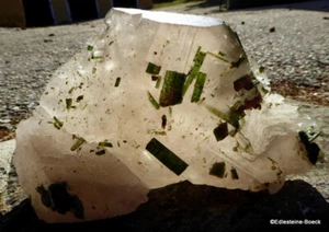 Turmalin auf Quarz, Brasilien, 1,75 kg - Bild 1 von 12