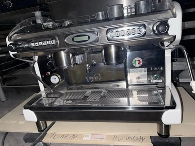 Nueva máquina de café espresso BFC Lira 2 grupos en blanco modelo IZ2GE Foto 1 de 3
