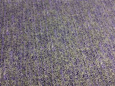 Makower 940 Trivoli Scroll Puple & Gold 100% Baumwolle