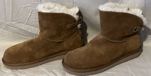 Stivaletti Koolaburra by UGG comodi scamosciati con fodera in shearling da donna taglia 10