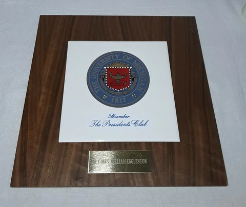 VINTAGE UNIVERSITY OF MICHIGAN WOLVERINES PRESIDENTS CLUB MEMBER PLAQUE Cover