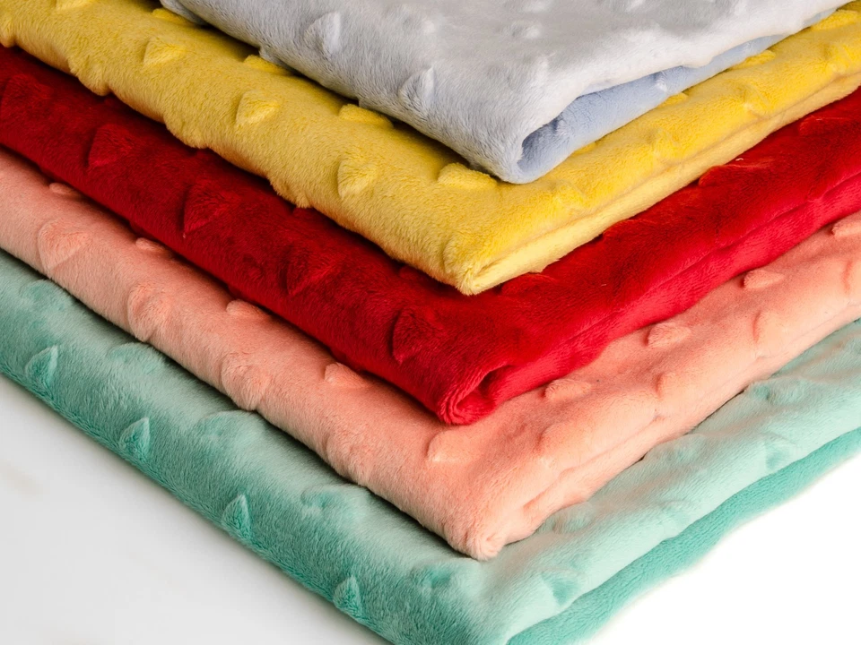 Minkee Knit Stoff mit Herzprägung 50 x 155 cm - Bild 1 von 1