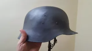 Casco alemán de la Segunda Guerra mundial. - Foto 1 di 5