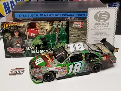 Kyle Busch #18 2008 M&M's Indiana Jones Darlington carrera victoria 1/24 élite Foto 1 de 4
