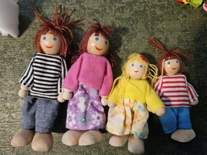 4 Puppenhaus Personen aus Holz, 3-4 cm Puppenstube Puppenfamilie  - Bild 1 von 2