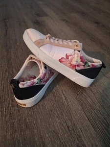 Ted Baker london fushar pink Floral Satin Sneakers woman Size 6  - Picture 1 of 9