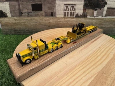 1/64 Scale DCP Pete 389 With Fontaine Lowboy Trailer #60-1974 & Cat D6R Dozer - Image 1 of 4