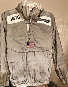 CHAQUETA DEPORTIVA SOLO PARA MIEMBROS SUDADERA CON CAPUCHA - Suéter ANORACK Traje Espacial Reflectante - PEQUEÑA - Imagen 1 de 2