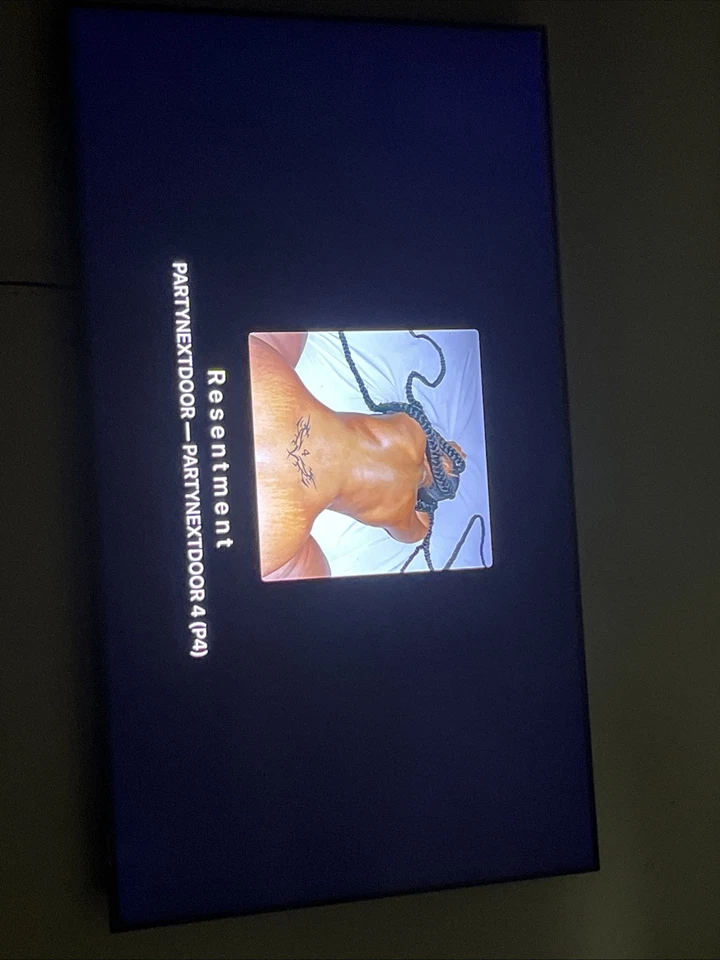 TV de pantalla plana de 60 pulgadas (excelente estado) Foto 1 de 2