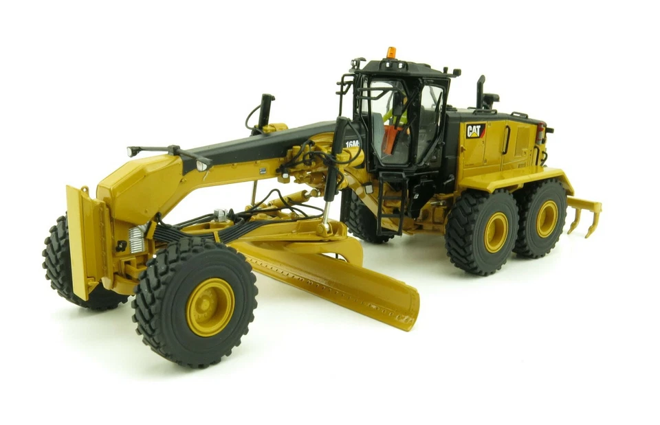 Diecast Masters 85507 - Caterpillar CAT 16M3 Motor Grader High Line Series 1:50 - Image 1 of 4