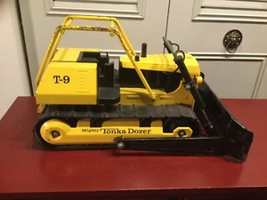 Vintage Mighty Tonka T9 Bulldozer Yellow 1970’s Great Working Condition 16”. - Picture 1 of 12