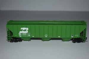 HO Scale Athearn Burlington 3-Bay Covered Hopper 456 C54534 - Picture 1 of 2