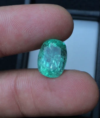 5.23ct CERTIFIED Natural Emerald Gemstone Nice Color From Afghanistan - Image 1 of 4