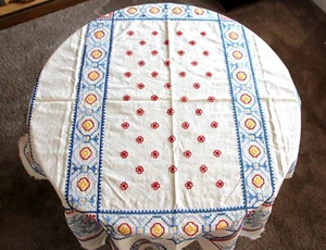 VINTAGE 48"x63" WEISS BAUMWOLLE MEHRFARBIG BLUMEN HANDBESTICKT TISCHDECKE - Bild 1 von 20