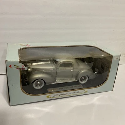 Vtg Signature Models Diecast & Toy, 1936 Silver Pontiac Deluxe 1:18 Original Box - Image 1 of 4