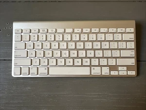 Apple Magic Keyboard Wireless A1314 - Picture 1 of 4