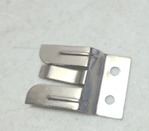 Clip in metallo CB per montaggio microfono * - Foto 1 di 2