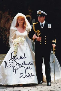 Royalty - Sarah Ferguson -Hand Signed 12x8 Inch Photo -The Duchess of York - COA - Picture 1 of 1