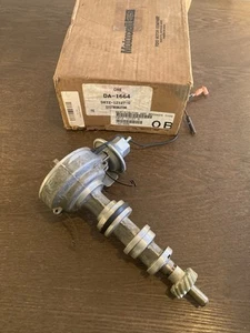 NOS Ford FT 330HD 361 391 Breaker Point Distributor Without Mechanical Governor - Picture 1 of 8