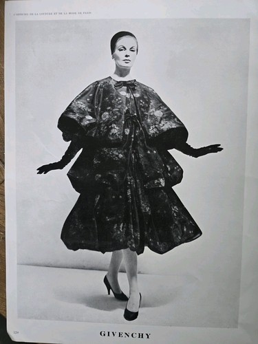 Abito donna Givenchy 1956 guanti neri pubblicità moda vintage francese