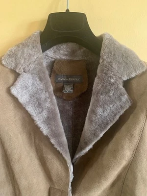 Jaqueta Feminina Banana Republic Bege Camurça Cordeiro Shearing Coat Tamanho G - Imagem 1 de 4