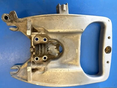 OMC Johnson Evinrude E25TECTE 25hp Outboard Motor steering bracket 326045 - Image 1 of 2