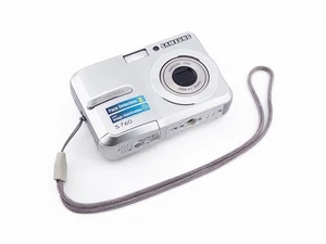 Samsung Digimax S760 7.2MP Digital Camera Silver +++ INCLUDES 2GB SD CARD +++ - Picture 1 of 22