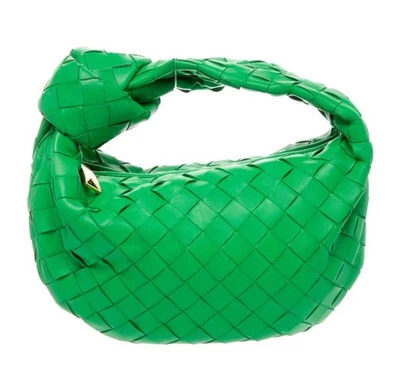 $2800 BOTTEGA VENETA - MINI JODIE - VERDE PERIQUITO - SACO DE PÓ - Imagem 1 de 4