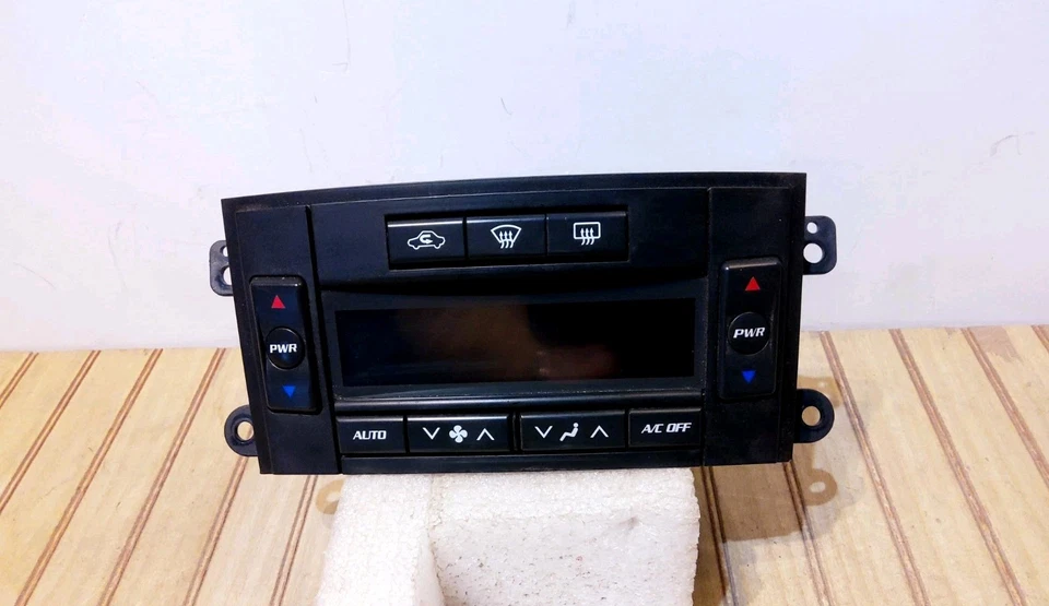 2005 - 2006 凯迪拉克 CTS 主气候控制模块非加热座椅 ID 21998813 — 第 1/4 张图片