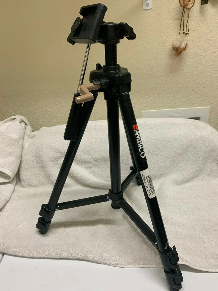 Ambico 27" Deluxe Video/Photo Tripod - Image 1 of 1