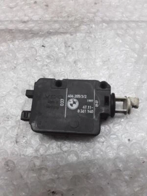 Atuador de trava de porta-malas 1998 BMW M3 67.11-8 361 140 Z-41-1P - Imagem 1 de 3